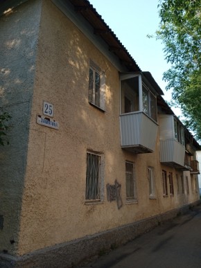 пер. Замятина,25 в Асбесте - asbest.yutvil.ru